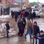 Тула. Разгон цыганского митинга ОМОНом в 500 бойцов